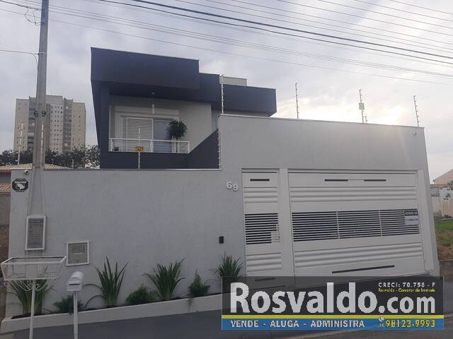 Sobrado para Venda em Jacareí - 4