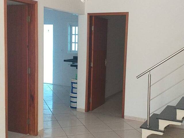 Sobrado para Venda em Jacareí - 4