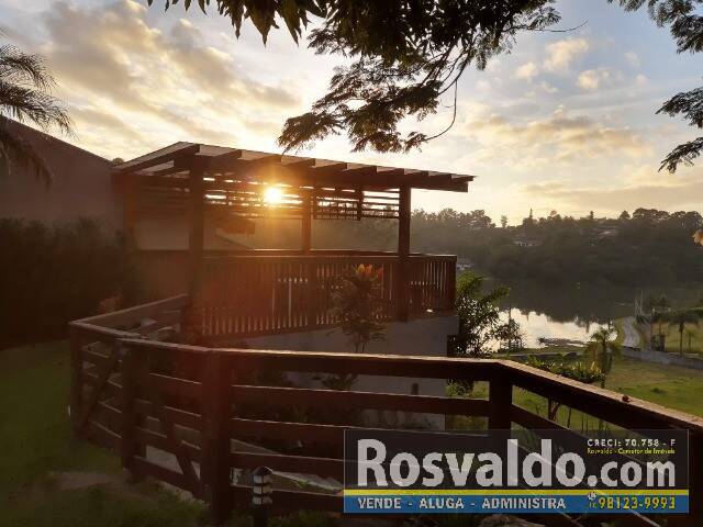 Venda em Condomínio Lagoinha - Jacareí