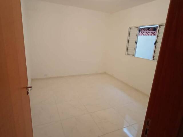Casa para Venda em São José dos Campos - 4