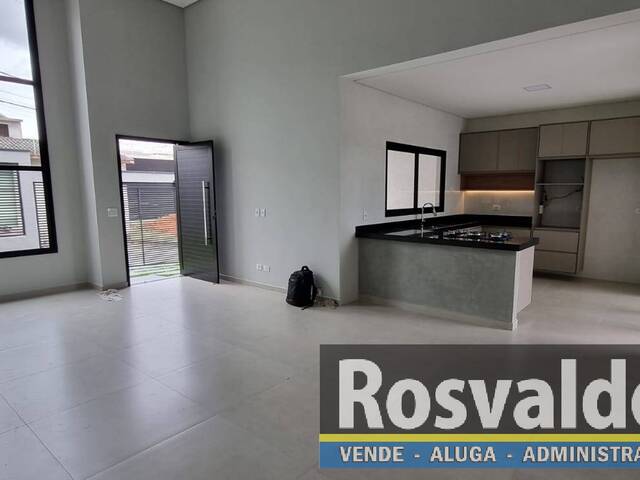 Venda em Loteamento Villa Branca - Jacareí