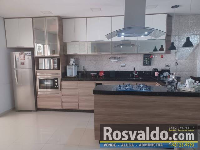 Sobrado para Venda em Jacareí - 4